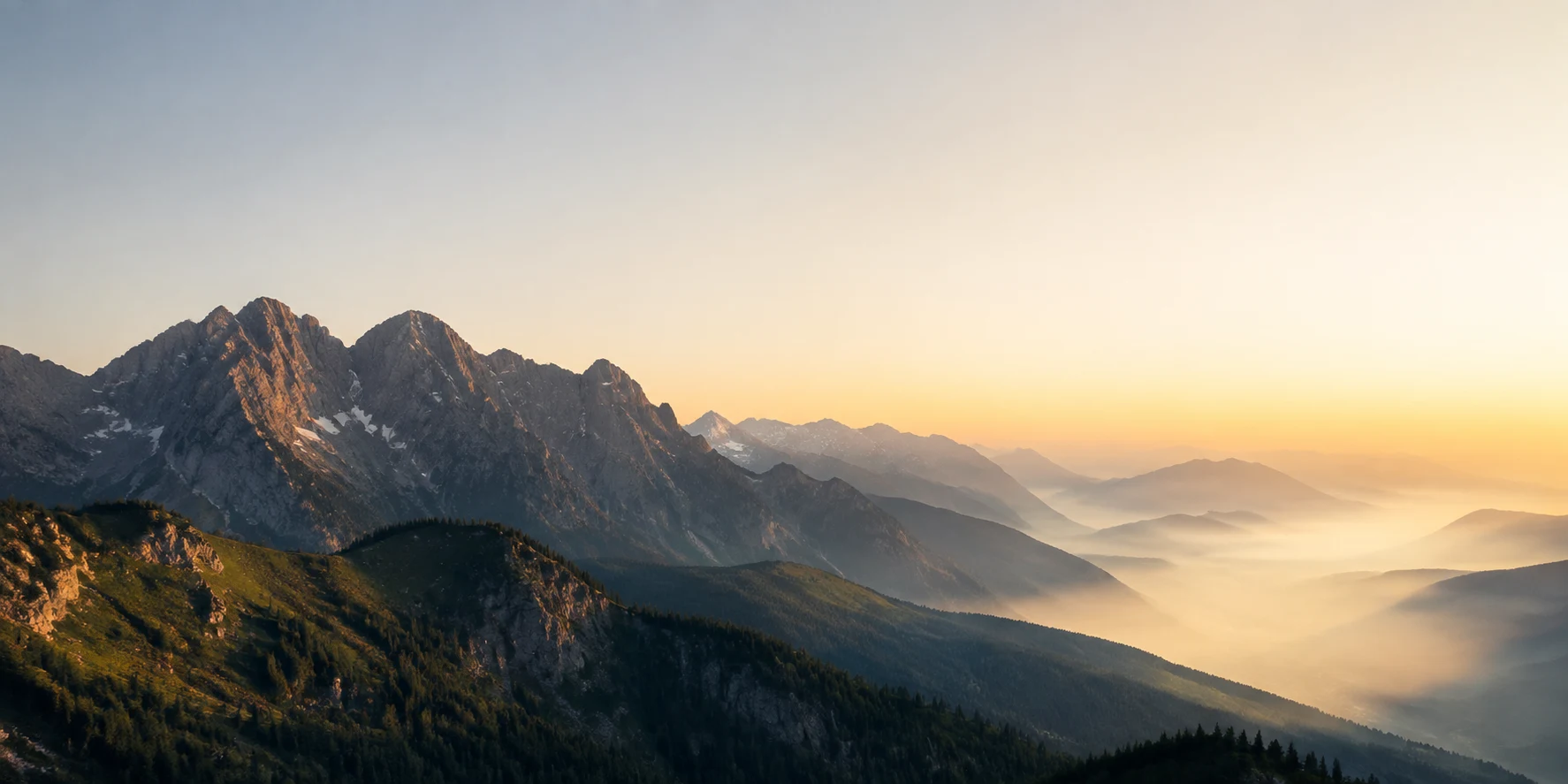 Fotorealistyczna wizualizacja górskiej doliny we mgle o świcie