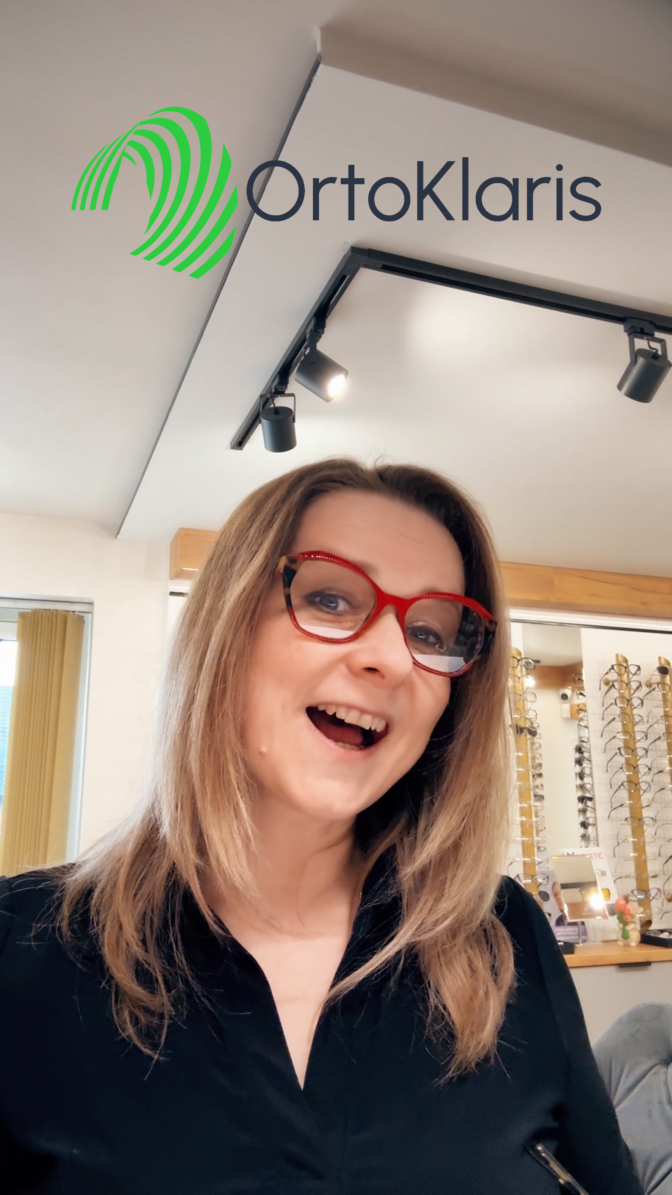 Anna Kania w OrtoKlaris podczas lekkiego, bezpośredniego nagrania edukacyjnego